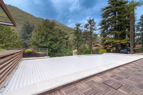 Villa for sale in Atina