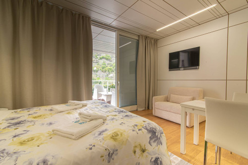 Villa for sale in Atina