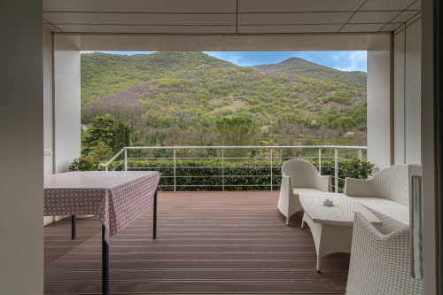Villa for sale in Atina