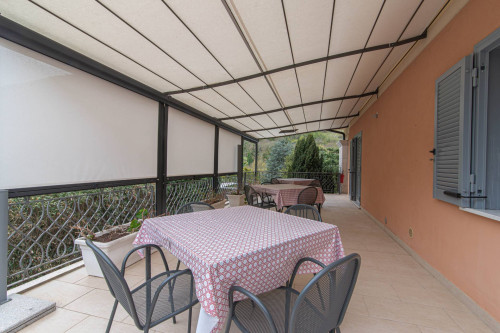 Villa for sale in Atina