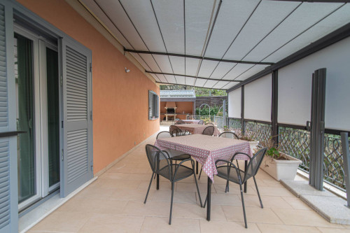 Villa for sale in Atina