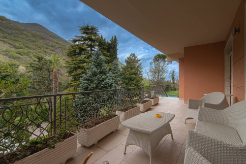 Villa for sale in Atina