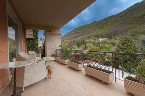 Villa for sale in Atina