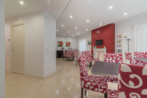 Villa for sale in Atina