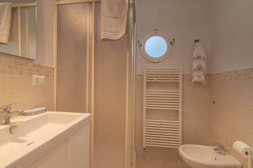 Villa for sale in Atina