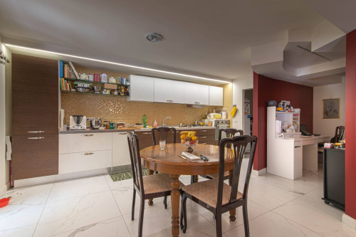 Villa for sale in Atina