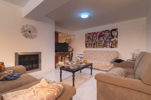 Villa for sale in Atina