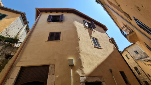 Abitazioni tipiche storiche in vendita a Prossedi
