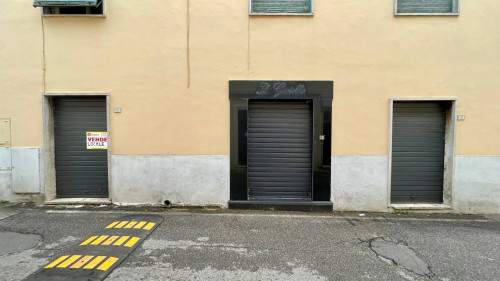 Locale commerciale in affitto/vendita a Aquino