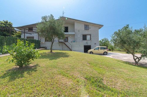 Villa bifamiliare in vendita a Cassino
