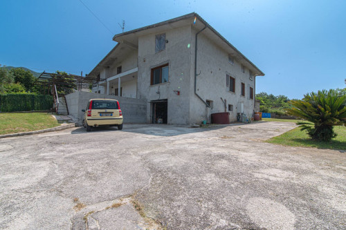 Villa bifamiliare in vendita a Cassino