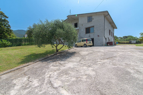 Villa bifamiliare in vendita a Cassino