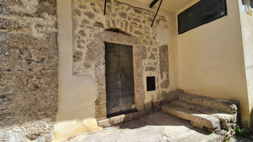 typical historical house for sale in Santopadre