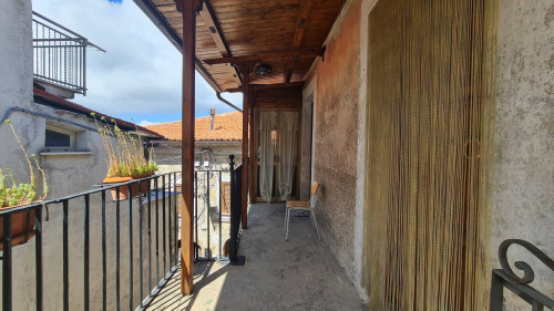 typical historical house for sale in Santopadre