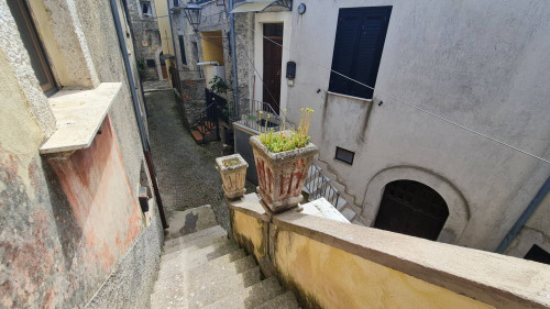 typical historical house for sale in Santopadre