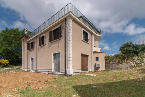 Villa for sale in Arpino
