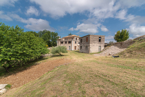 Villa for sale in Arpino