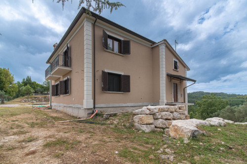 Villa for sale in Arpino