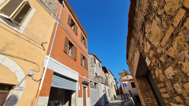 Palazzo intero stabile in vendita a Priverno