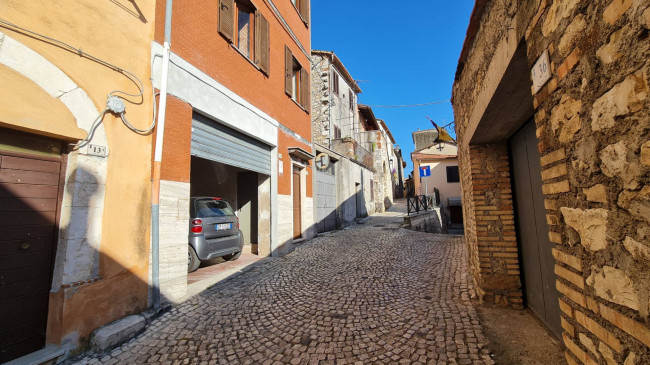 Palazzo intero stabile in vendita a Priverno