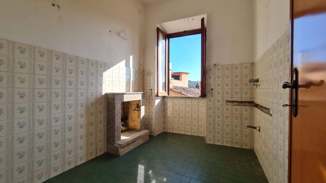 Palazzo intero stabile in vendita a Priverno