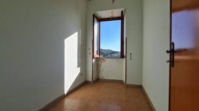 Palazzo intero stabile in vendita a Priverno