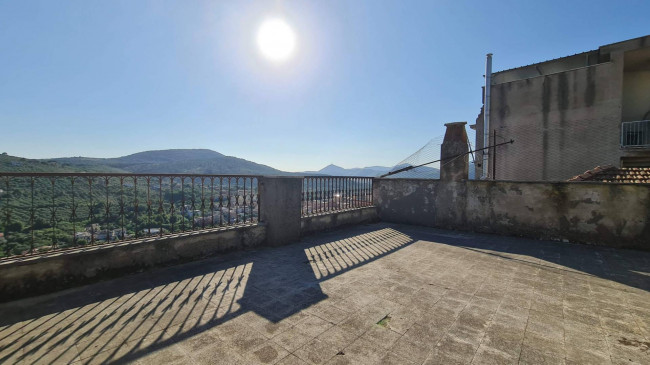 Palazzo intero stabile in vendita a Priverno