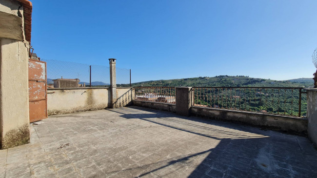 Palazzo intero stabile in vendita a Priverno