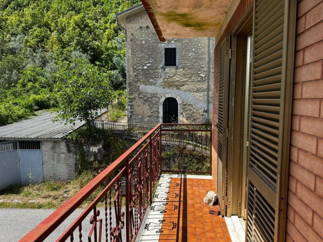 Single House for sale in Santopadre