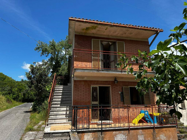 Single House for sale in Santopadre
