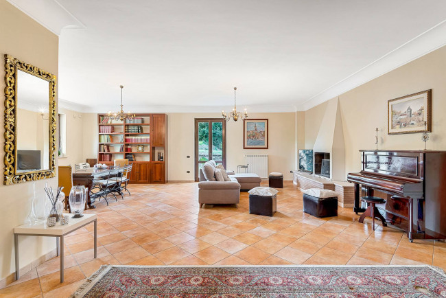 Villa for sale in Fontana Liri
