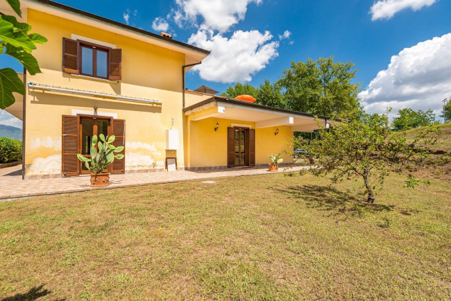 Villa for sale in Fontana Liri