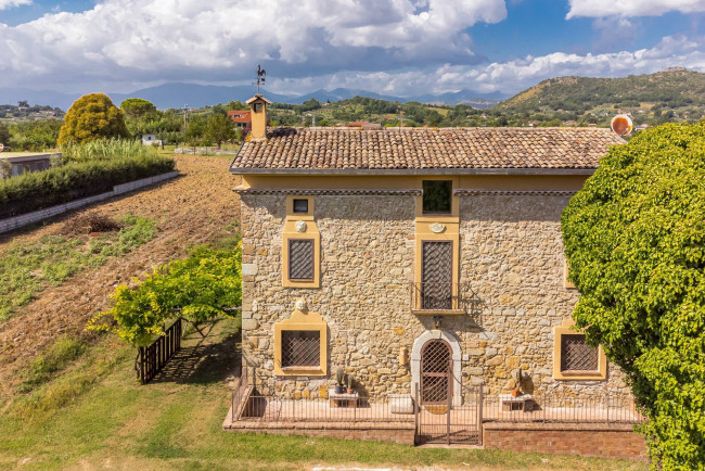 typical historical house for sale in Arce