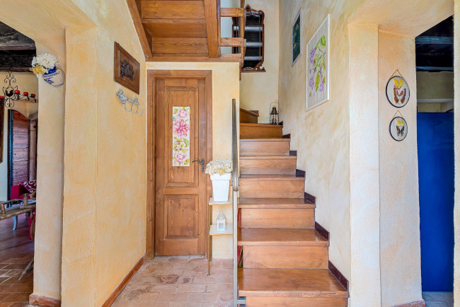 typical historical house for sale in Arce