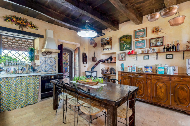 typical historical house for sale in Arce
