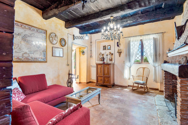 typical historical house for sale in Arce