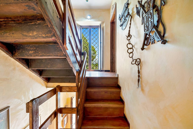 typical historical house for sale in Arce