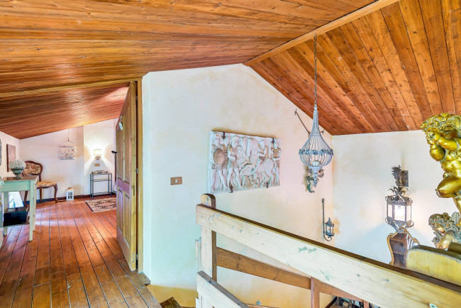 typical historical house for sale in Arce