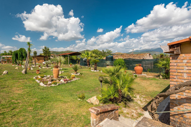 typical historical house for sale in Arce
