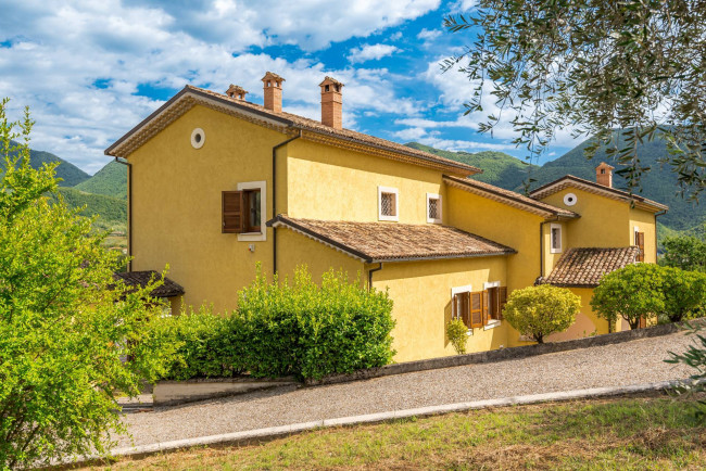 Villa in vendita a Ponte Melfa, Atina (FR)