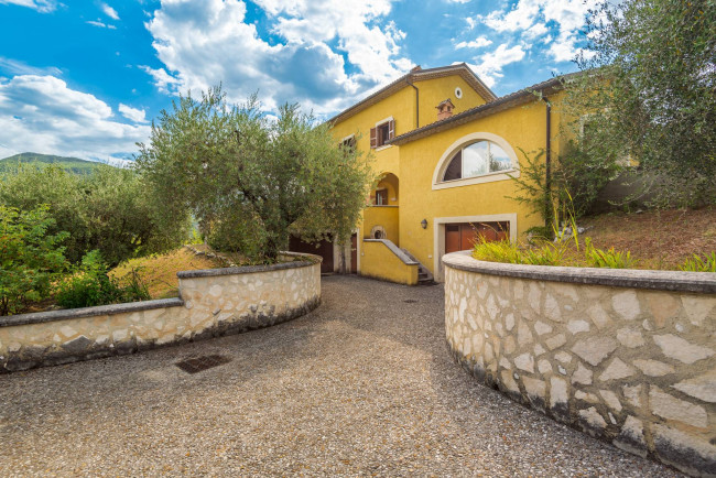 Villa in vendita a Ponte Melfa, Atina (FR)