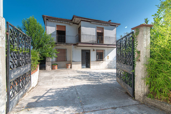 detached house for sale in Torrice