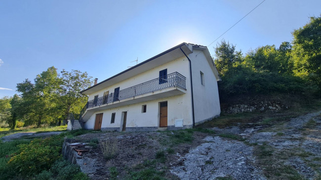 Casale di campagna in vendita a Santopadre