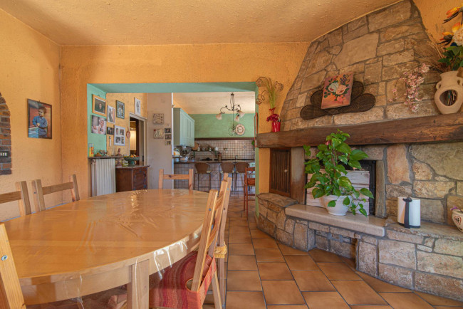 Villa for sale in Arce