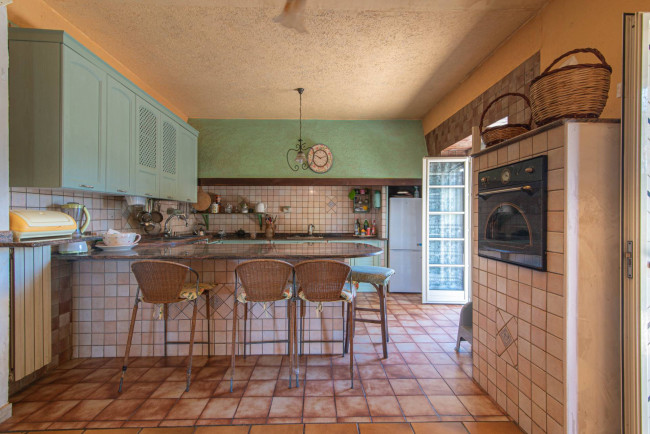 Villa for sale in Arce