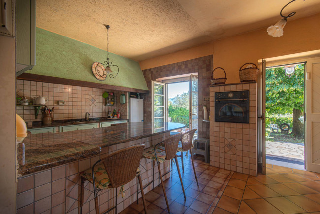 Villa for sale in Arce