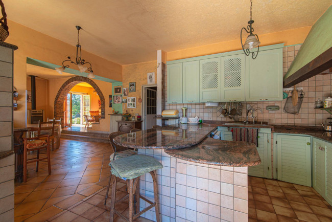 Villa for sale in Arce
