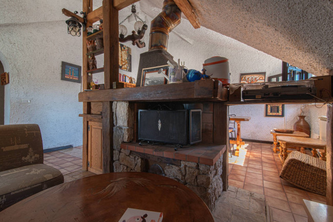Villa for sale in Arce