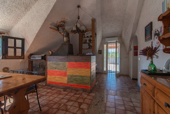 Villa for sale in Arce