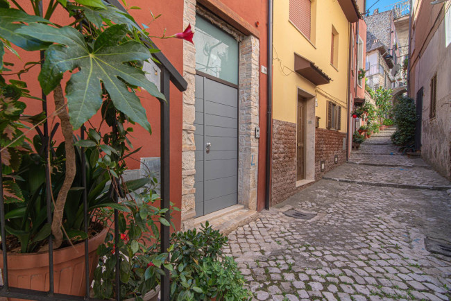historic residence for sale in Priverno